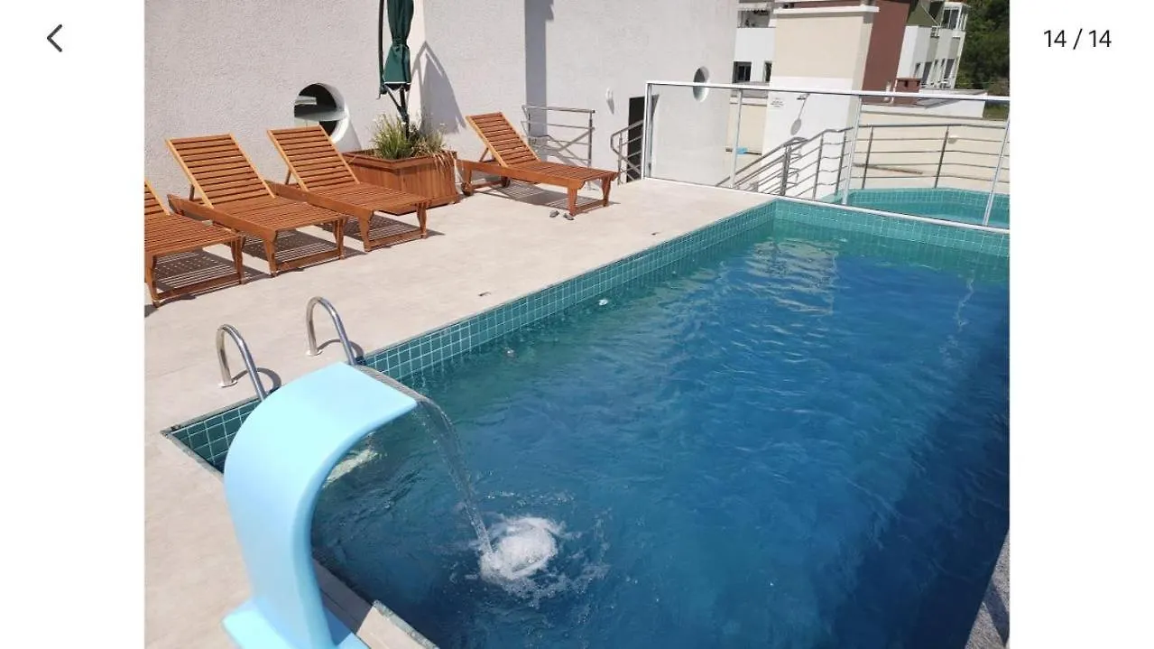 Apartamento Com Piscina بومبينهاس 0*,